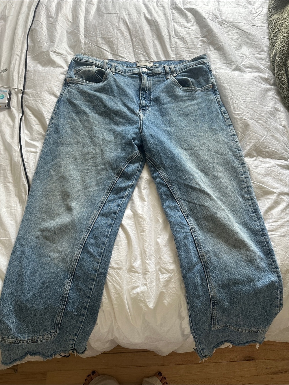 We The Free Light Blue Relaxed Straight Jeans, Low rise, size 33